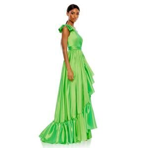 NWT Mac Duggal Spring Green One Shoulder Pleated Bodice Ruffle Hem Gown Size 0
